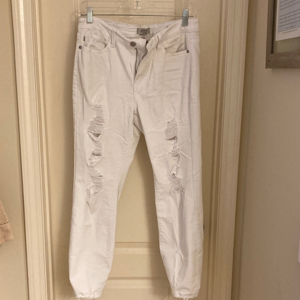 Judy Blue White Distressed Boyfriend Jeans
